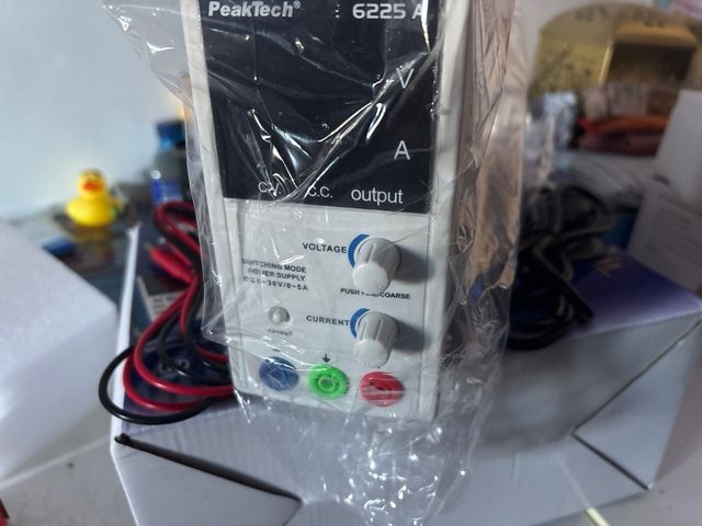 Fuente de Alimentación PeakTech 6225A