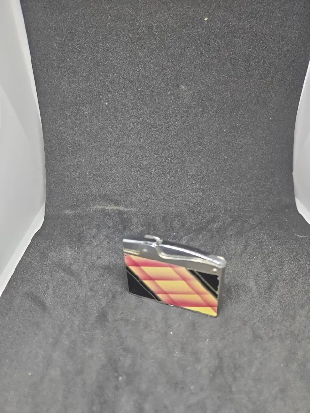 Accendino vintage design geometrico