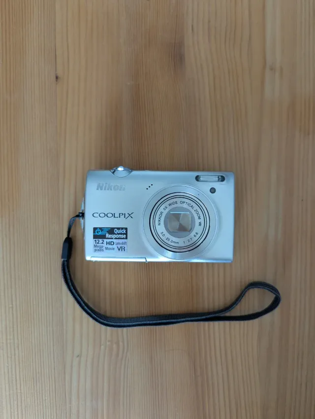 Fotocamera retrò vintage Nikon Coolpix S5100