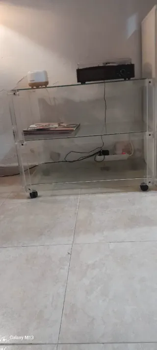 Mesa auxiliar metacrilato transparente