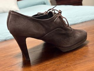 Zapatos de salón ante cordones tacón