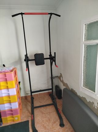 Estación de dominadas. Power Tower. Casi nueva.