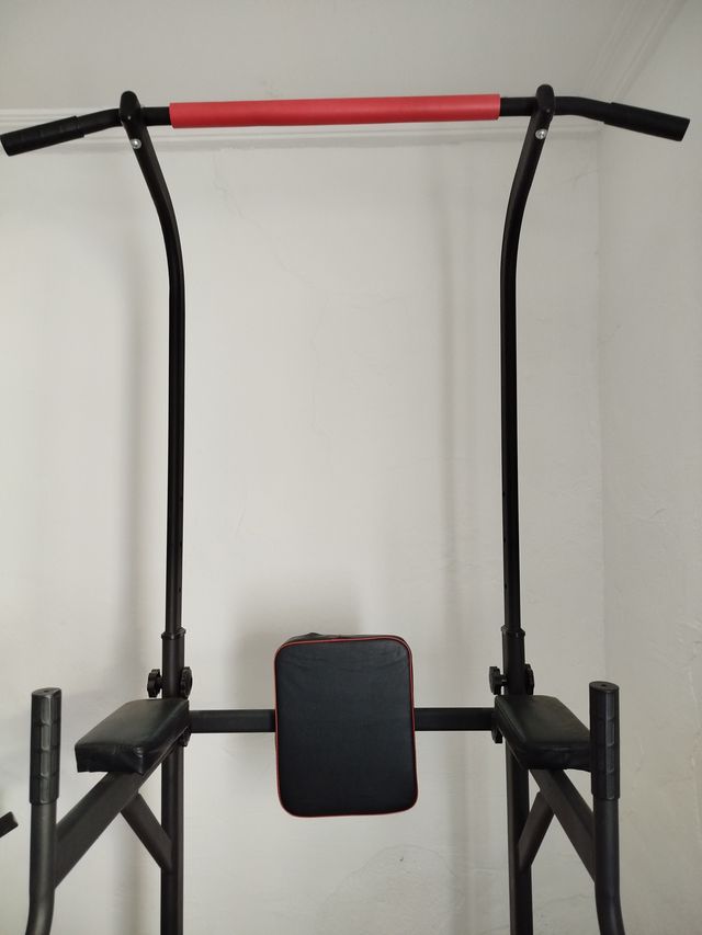 Estación de dominadas. Power Tower. Casi nueva.