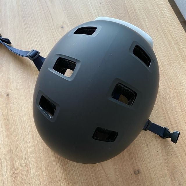 Casco Oxelo Negro con Luz Trasera