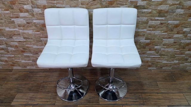Taburetes Altos Blancos