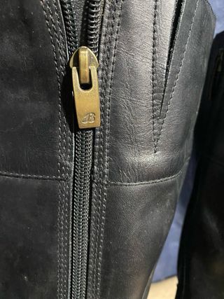 Stivali neri in pelle con fibbia