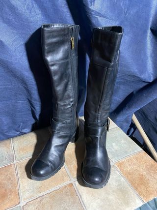 Stivali neri in pelle con fibbia