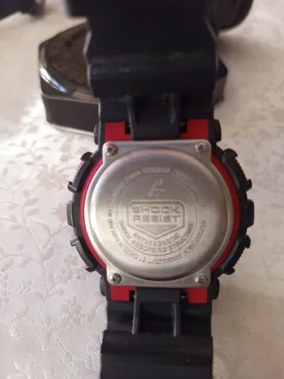 Casio G-Shock GA-100 Negro y Rojo