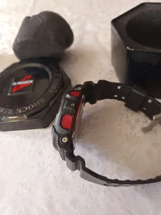 Casio G-Shock GA-100 Negro y Rojo