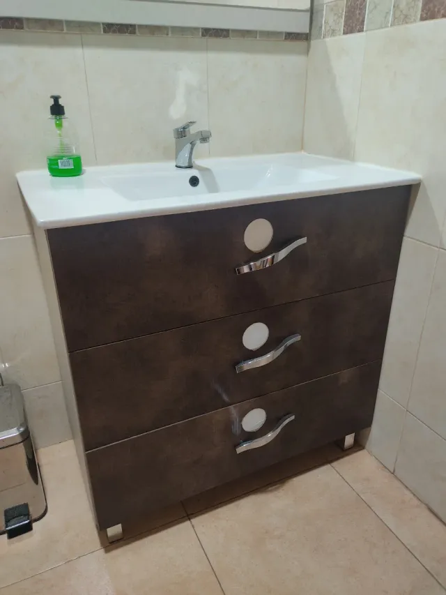 Mueble de baño madera y metal