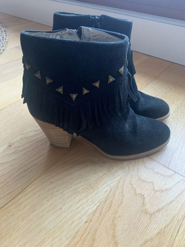 Botines Howsty Negros con Tachuelas