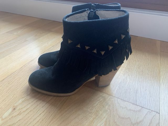 Botines Howsty Negros con Tachuelas