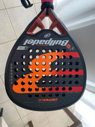 Pala de pádel Bullpadel Vertex 02.