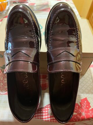 Mocasines charol piel T.37