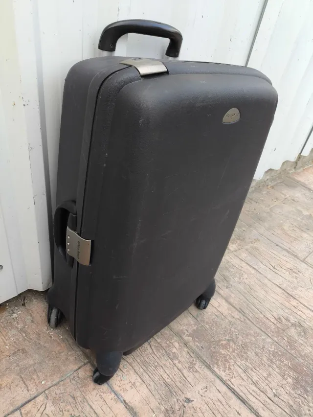 Maleta grande rígida Samsonite Negra