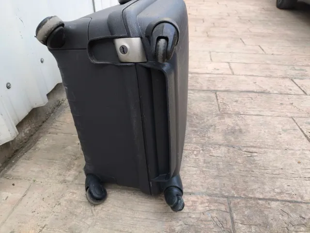Maleta grande rígida Samsonite Negra