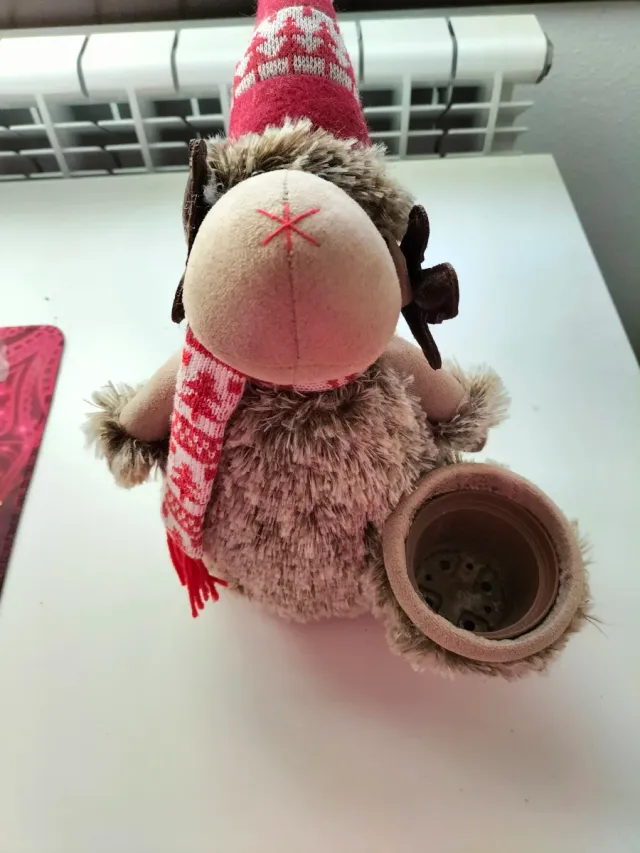 Reno de Navidad Peluche Beige y Rojo