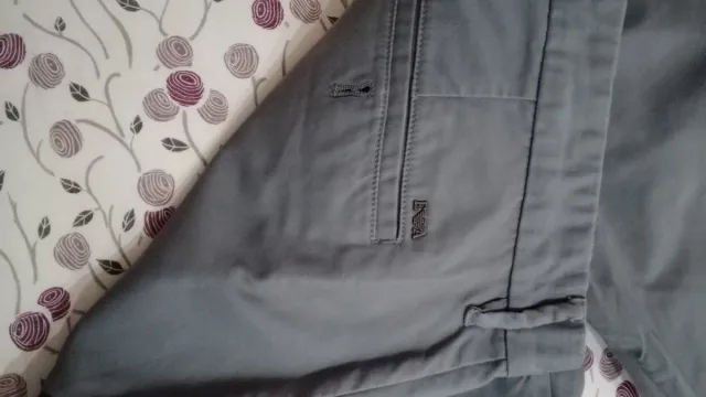 Pantalón chino Emporio Armani gris