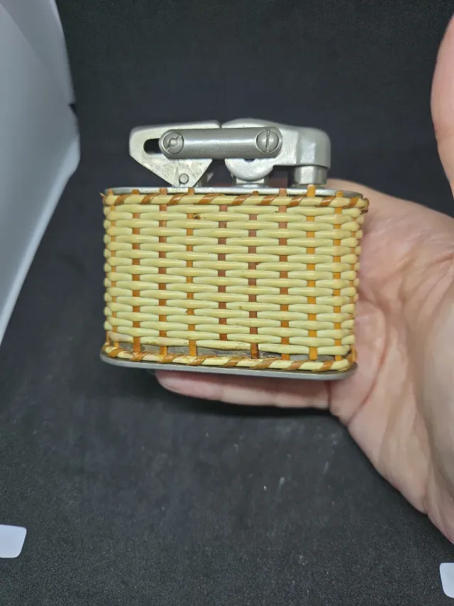 Accendino da tavolo effetto vimini