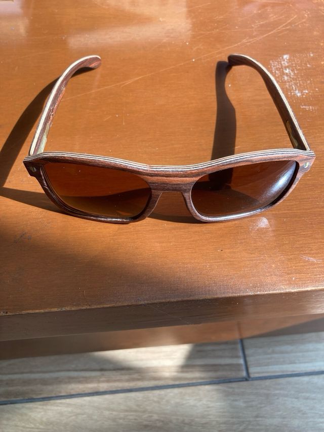 Gafas de sol de madera