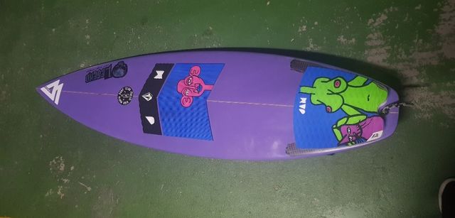 Tabla de surf morada