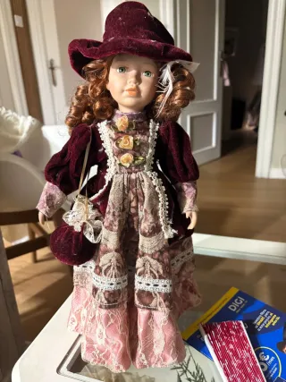 Abito per bambole in ceramica