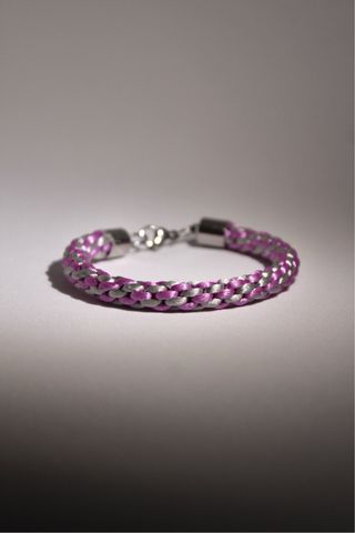 Pulsera trenzada rosa y plateada
