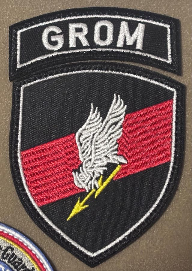 Parche bordado GROM con velcro