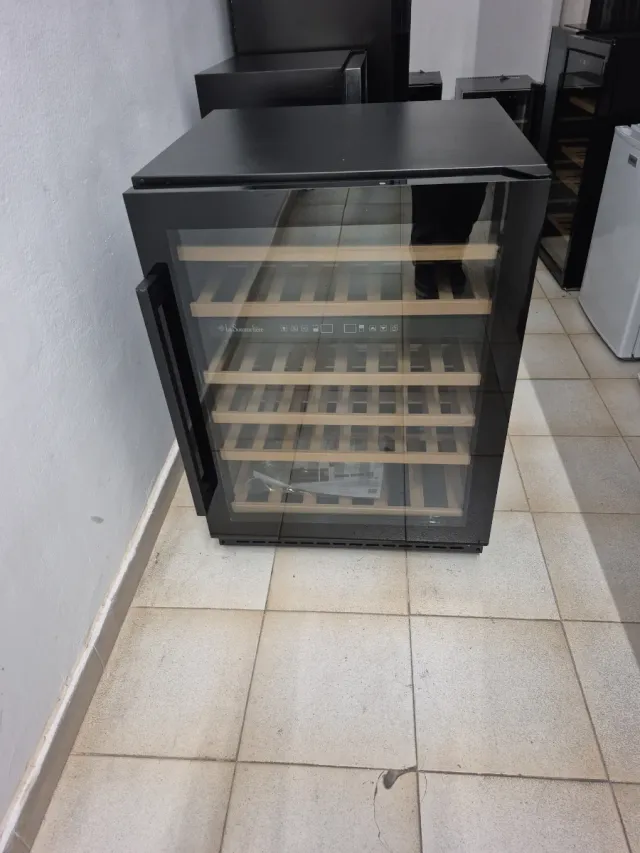 Vinoteca La Sommeliere Integrable bajo encimera