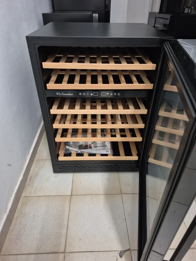 Vinoteca La Sommeliere Integrable bajo encimera