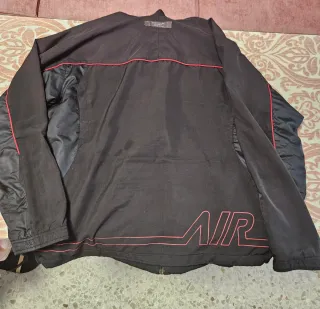 Sudadera Nike Negra y Roja