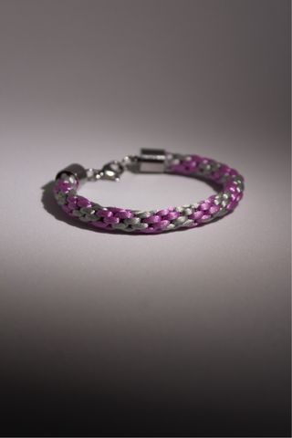 Pulsera trenzada rosa y plata