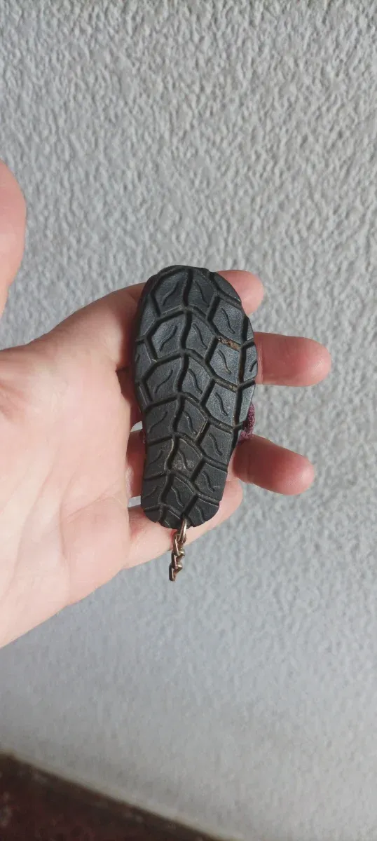 Llavero abarca menorquina cuero