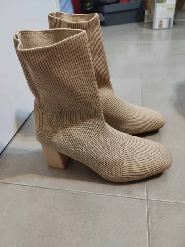 Botas beige talla 38