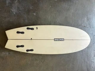 Tabla de surf GONG EPS. 5,6' 30l