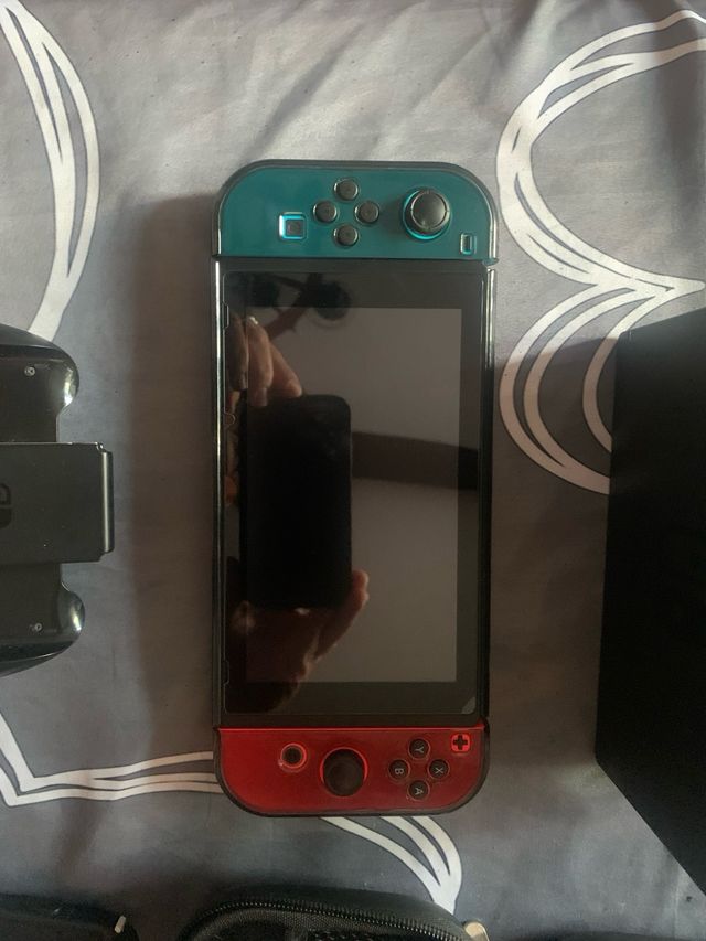 Nintendo Switch con 5 juegos y accesorios