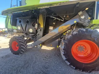 COSECHADORA CLAAS TUCANO 420