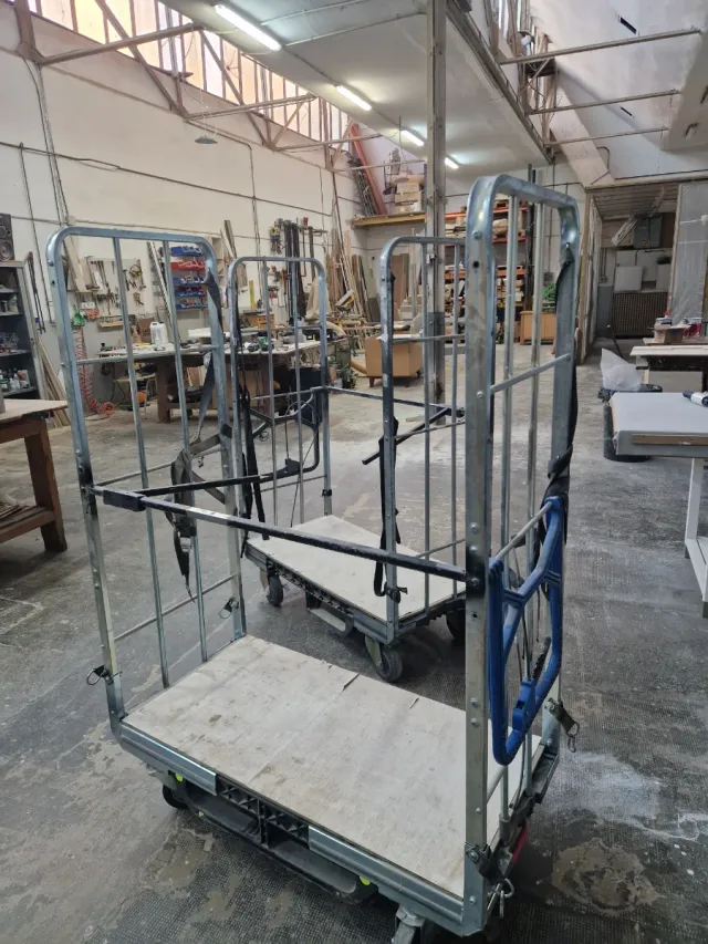 Carros tipo jaula con ruedas