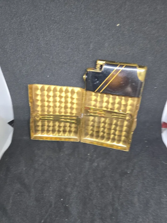 Portasigarette con accendino tartarugato