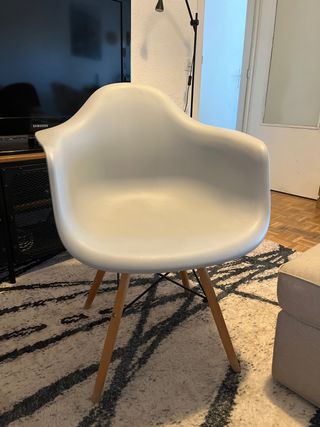 Silla estilo nórdico azul claro