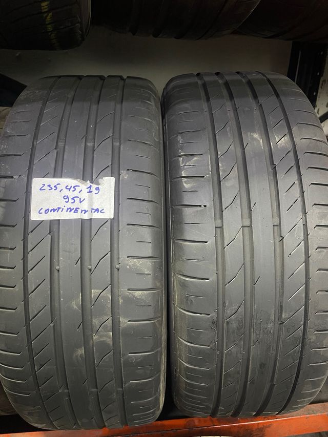 Continental 235/45 R19 95V Neumático