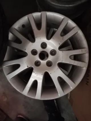 Llantas Renault 17 buen estado