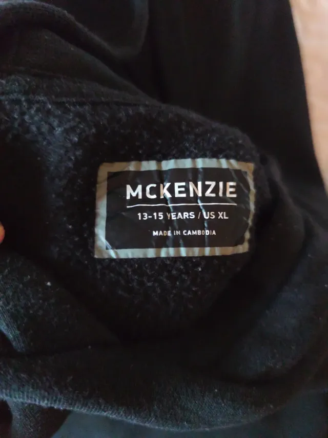 Sudadera McKenzie Negra con Capucha