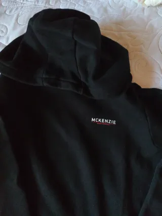Sudadera McKenzie Negra con Capucha