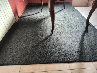 Tappeto moderno grigio scuro