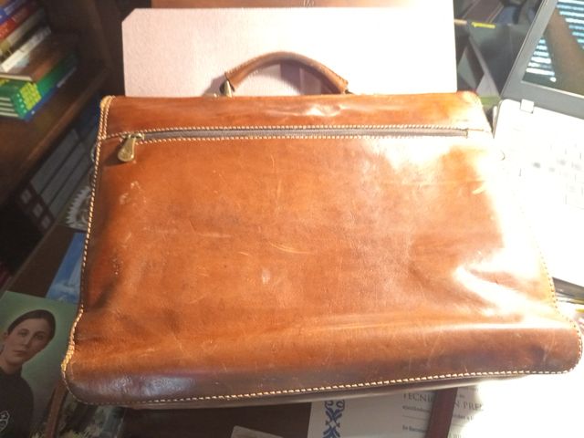 Maletín piel marrón con llave