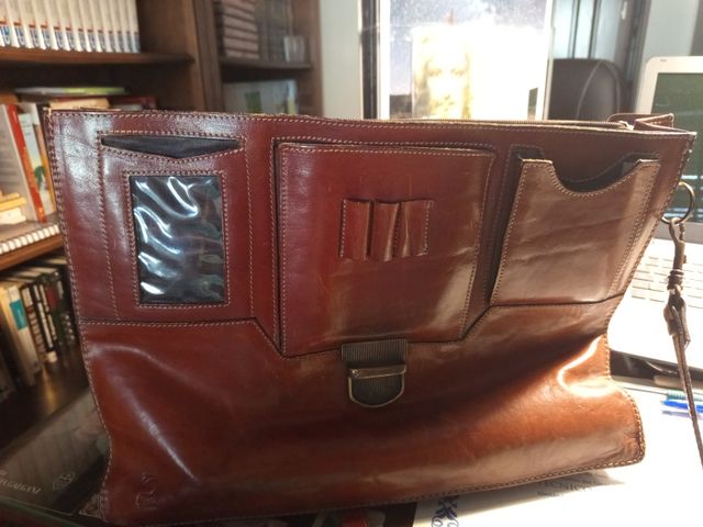 Maletín piel marrón con llave