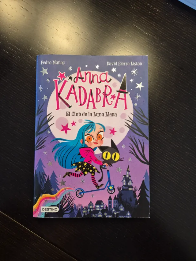 Anna Kadabra 1. El Club de la Luna Llena