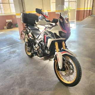 Honda Africa Twin 1000L.