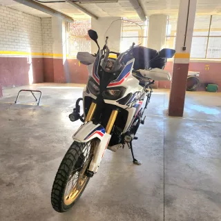 Honda Africa Twin 1000L.